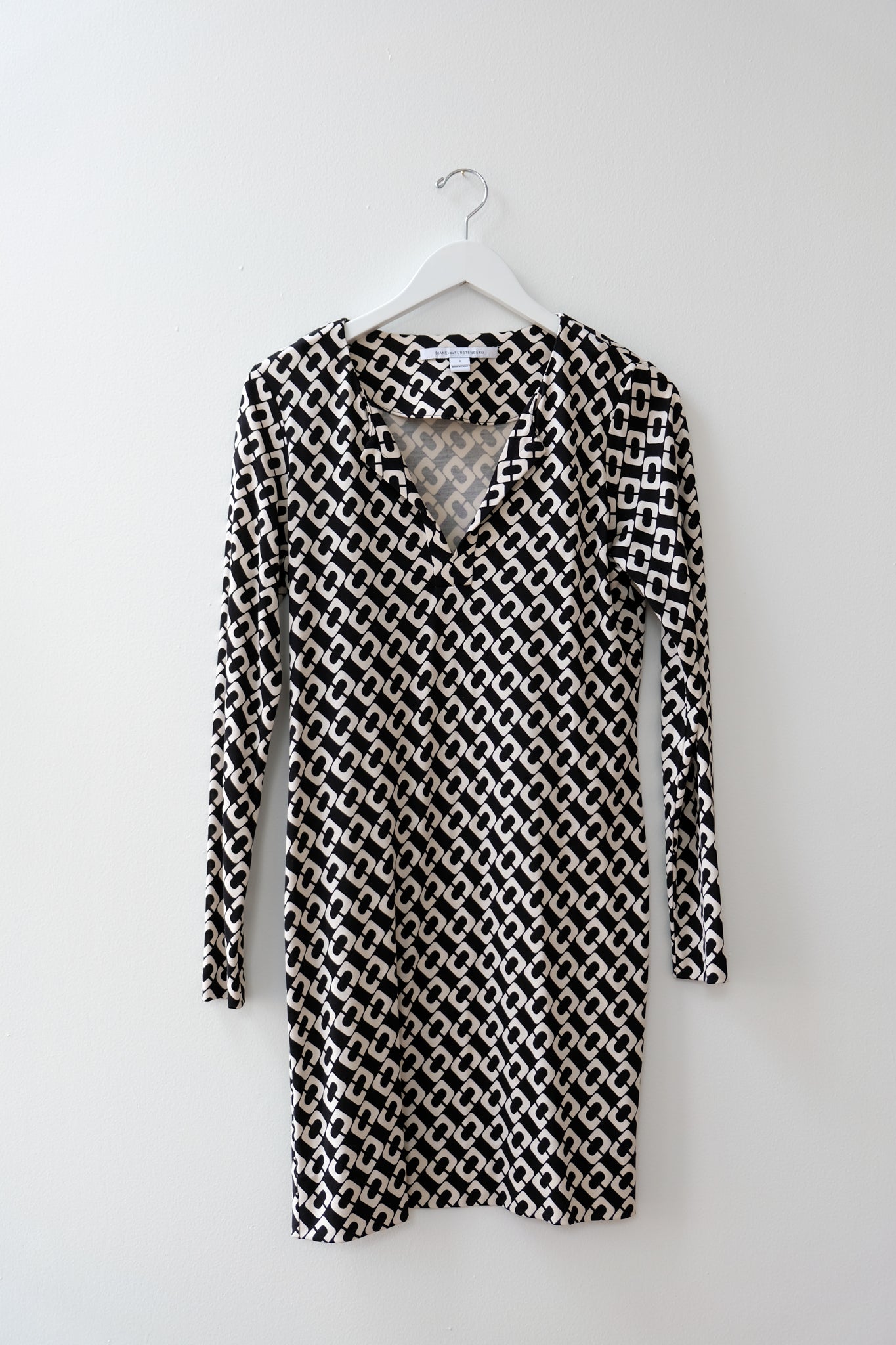 DVF Chainlink Mini Dress, Size 4 – Alexis Co.