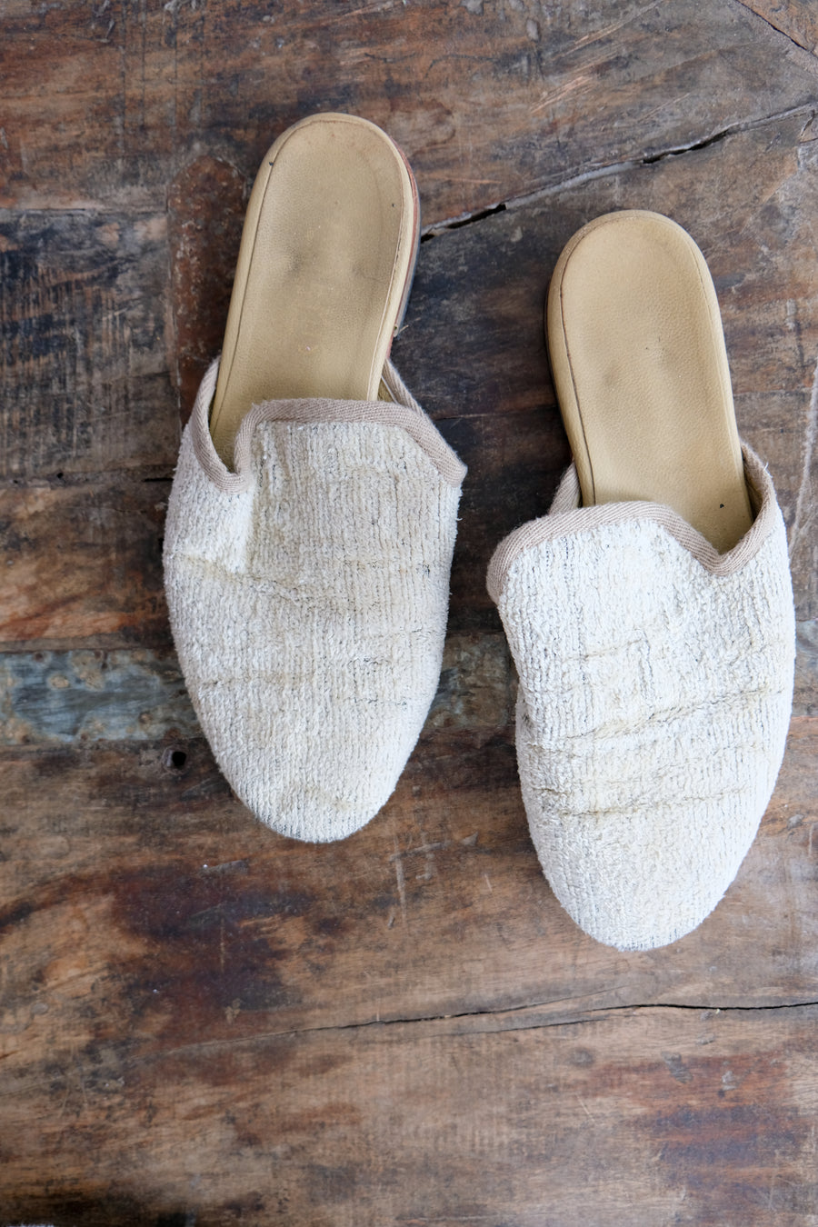 Artemis Design Co. Velevet Slides, Size 40