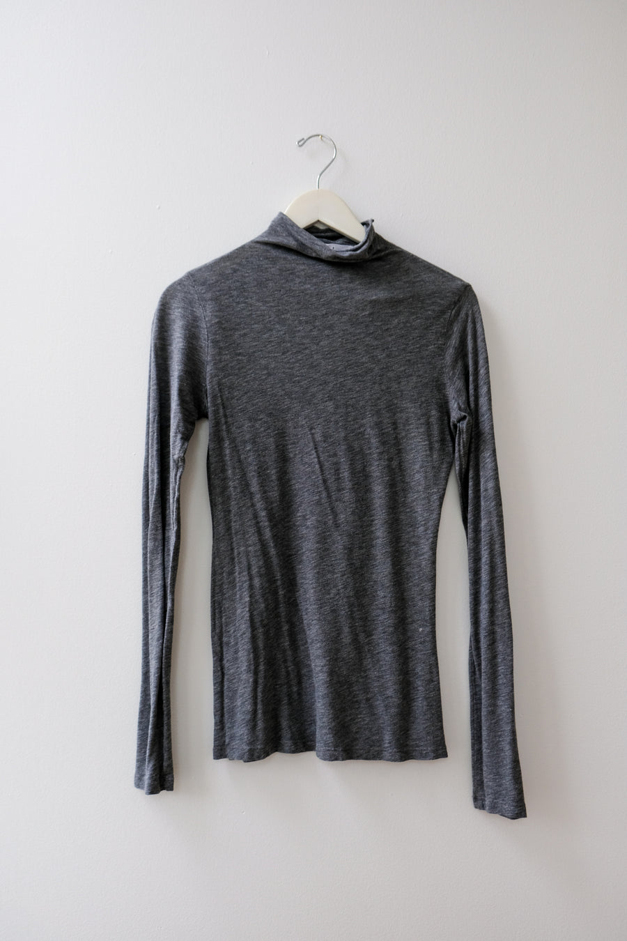 Velvet by Graham and Spencer Gray Turtleneck, Size Medium