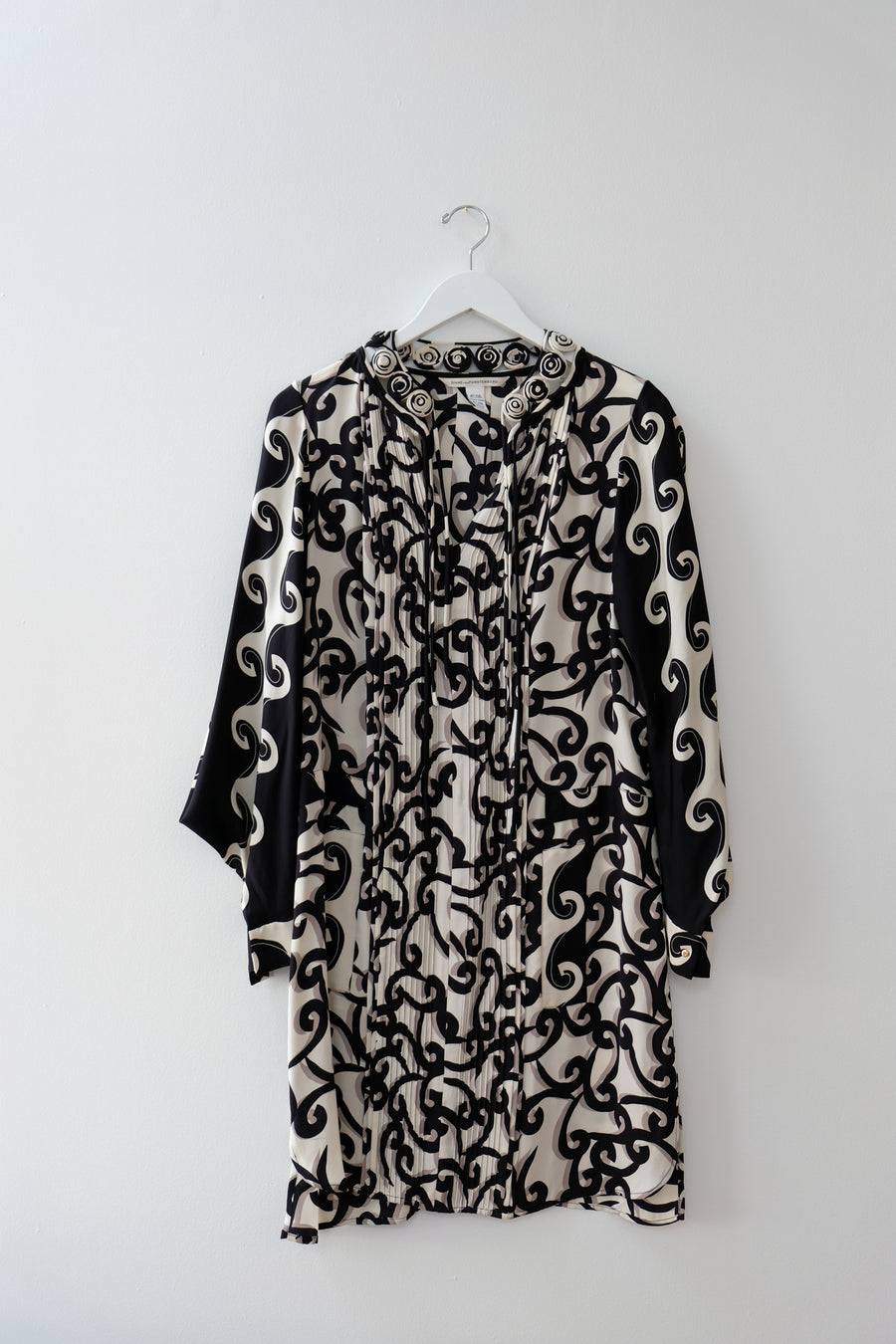DVF Black & White Shift Dress, Size 10